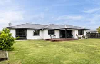 8 Grenside Lane, Mahora