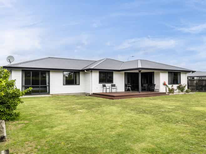 8 Grenside Lane, Mahora