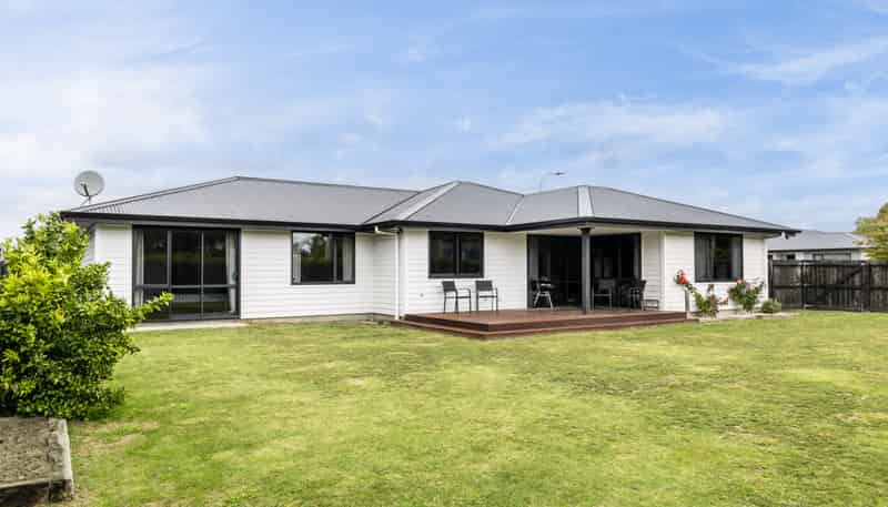 8 Grenside Lane, Mahora