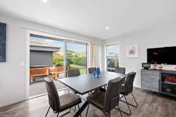 88 Cedarwood Street, Woodridge
