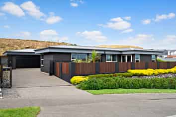 88 Cedarwood Street, Woodridge