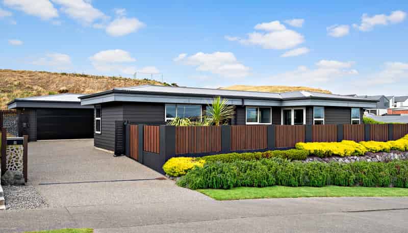 88 Cedarwood Street, Woodridge