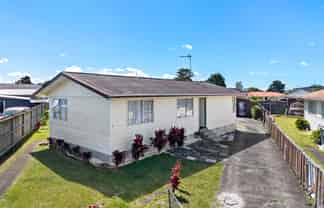 7 Chisholm Place, Mangere East