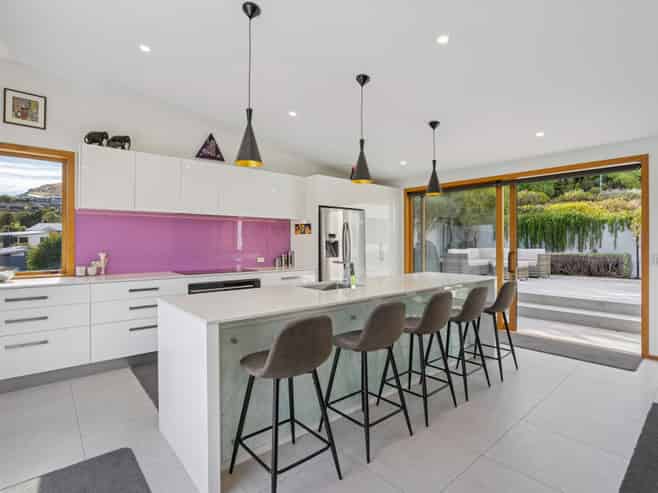 560 Peninsula Road, Kelvin Heights