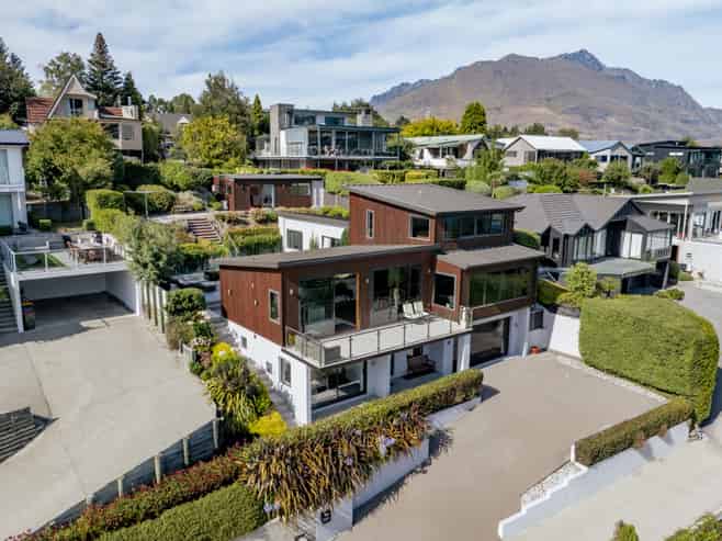 560 Peninsula Road, Kelvin Heights