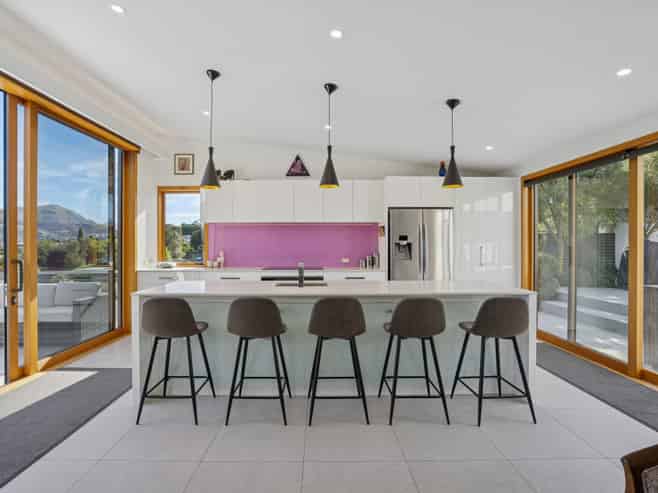 560 Peninsula Road, Kelvin Heights