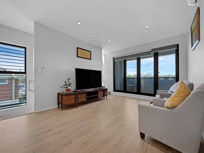 9/701 Hillsborough Road, Mount Roskill