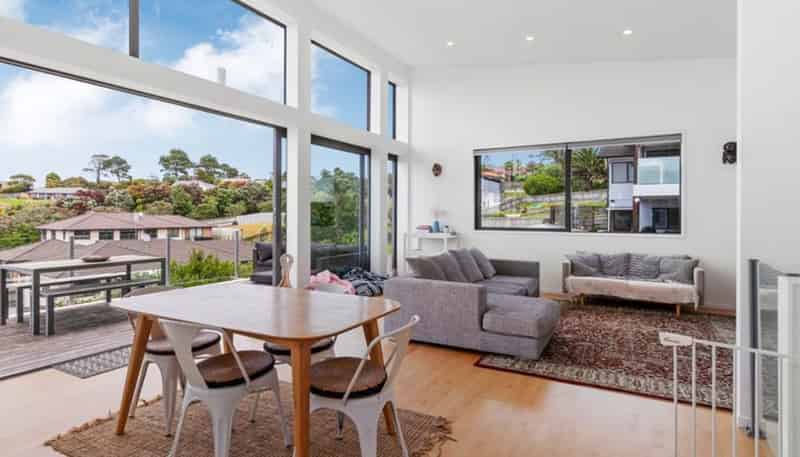 1171 Whangaparaoa Road, Gulf Harbour