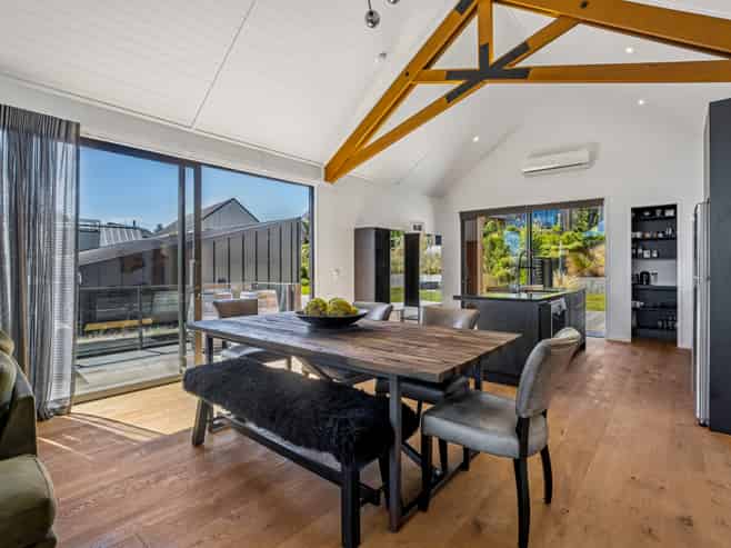 19 Hackett Road, Jacks Point