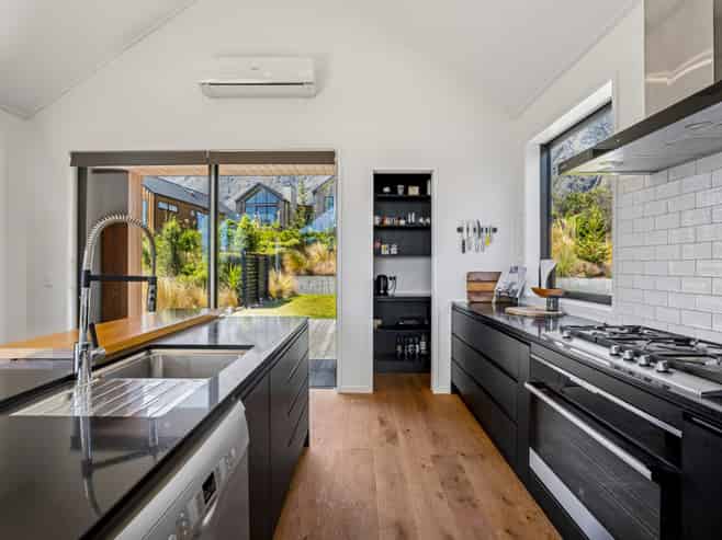 19 Hackett Road, Jacks Point