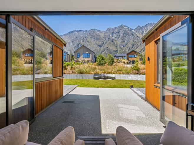 19 Hackett Road, Jacks Point