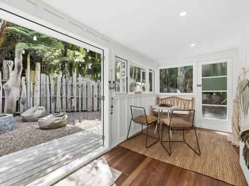 19 Crescent Road West, Ostend