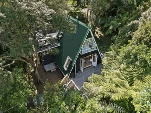 19 Crescent Road West, Ostend