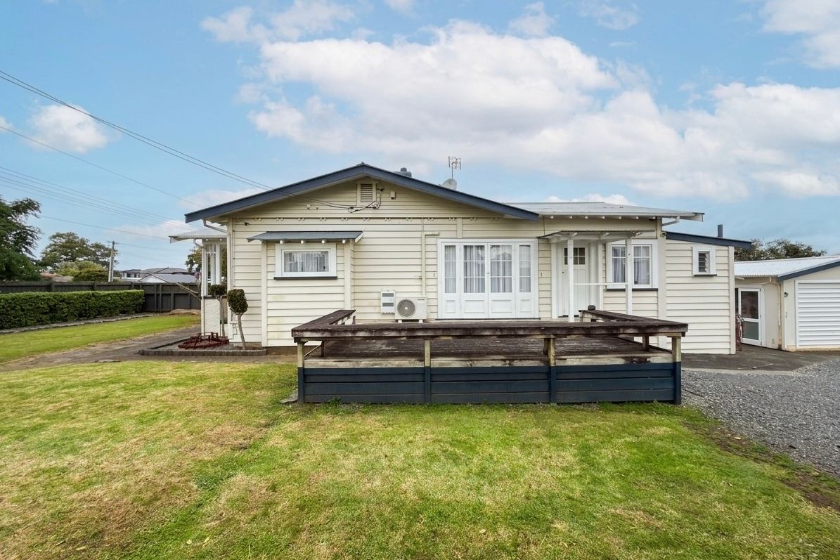 Spacious Corner Opportunity with Future Potential - Bild 4