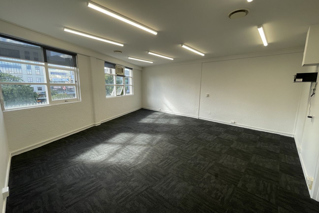 Character Office - Daytone House - Więcej