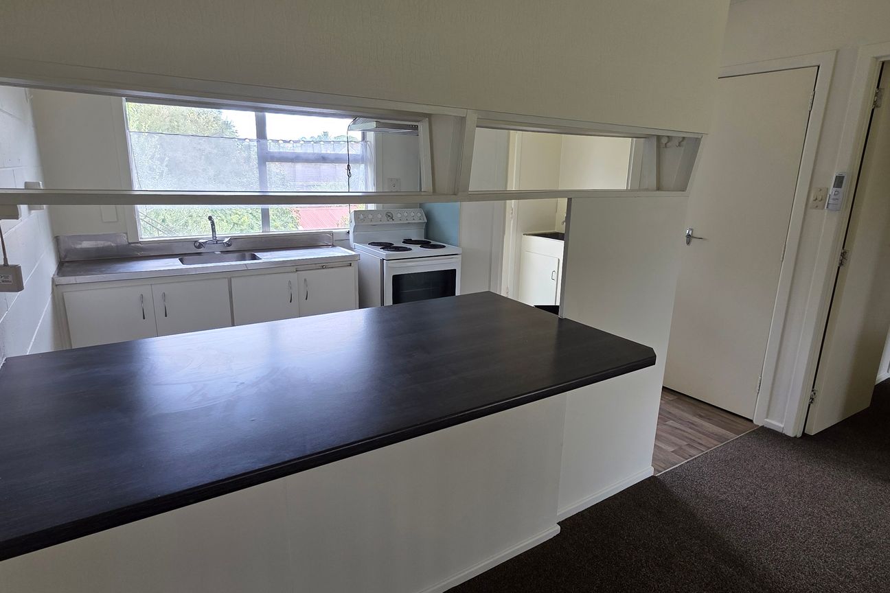 2 bed 1 bath with parking water and lawns - Widok 6