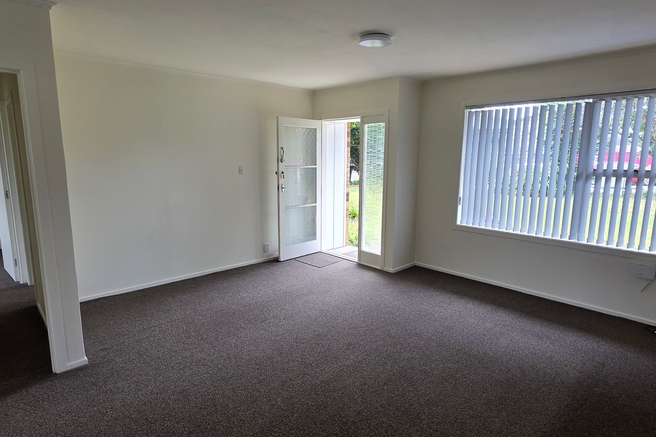 2 bed 1 bath with parking water and lawns - Widok 4