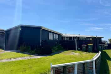 677 Pukehina Parade, Pukehina