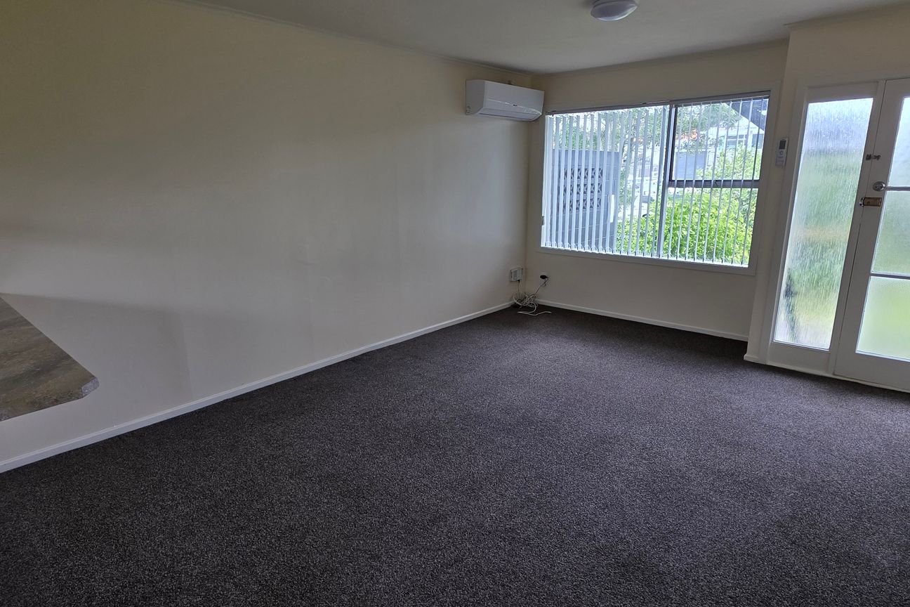 1 bed 1 bath with parking water and lawns - Widok 3
