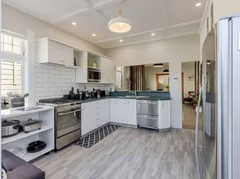 9 Wha Street, Lyall Bay