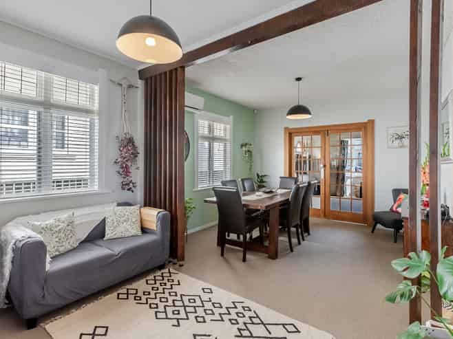 9 Wha Street, Lyall Bay