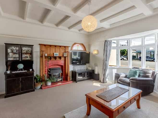 9 Wha Street, Lyall Bay