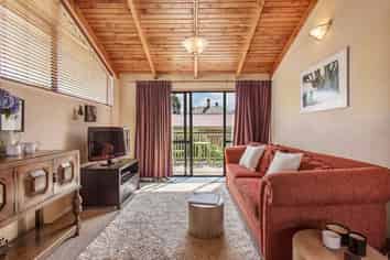 b/52 Symonds Street, Onehunga