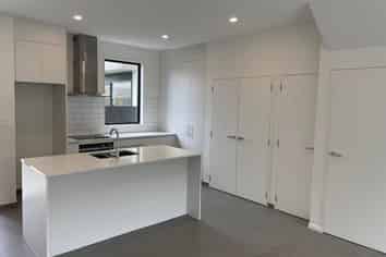 8/80 Eastcoast Bays Road, Milford