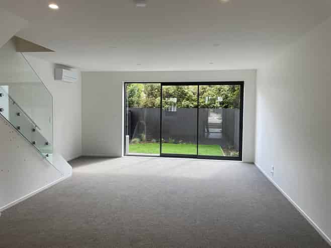 8/80 Eastcoast Bays Road, Milford