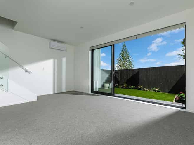 8/80 Eastcoast Bays Road, Milford