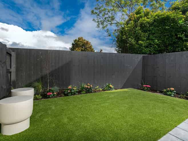 8/80 Eastcoast Bays Road, Milford