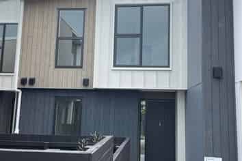 8/80 Eastcoast Bays Road, Milford