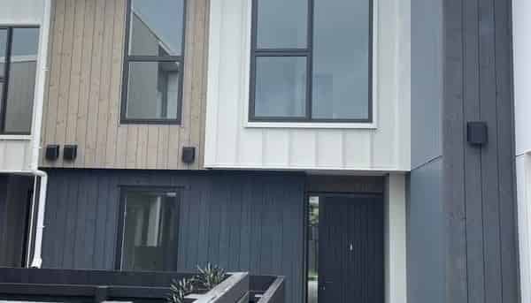 8/80 Eastcoast Bays Road, Milford