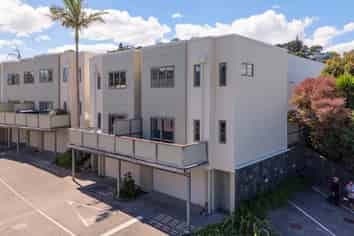 1/21 Hunters Park Drive, Three Kings