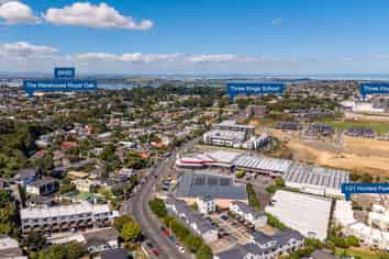 1/21 Hunters Park Drive, Three Kings