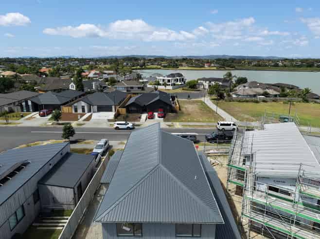 93 Waituarua Drive, Takanini