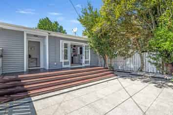 90 Glendale Road, Glen Eden