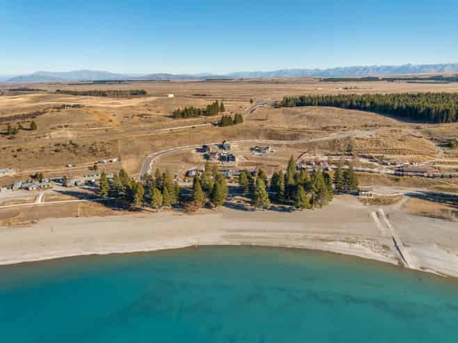 51-78/ Station Bay, Lake Tekapo