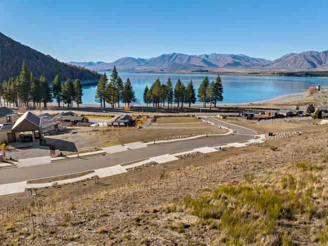 51-78/ Station Bay, Lake Tekapo