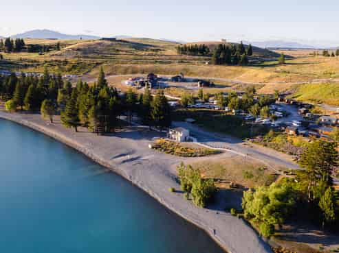 51-78/ Station Bay, Lake Tekapo