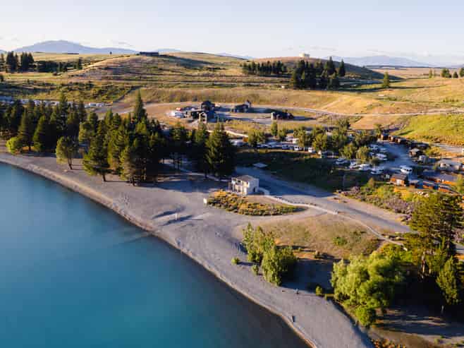 51-78/ Station Bay, Lake Tekapo