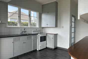 8 Clifford Street, Hawera