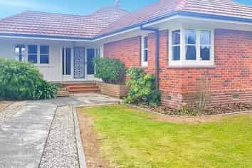 8 Zealandia Street, Kensington