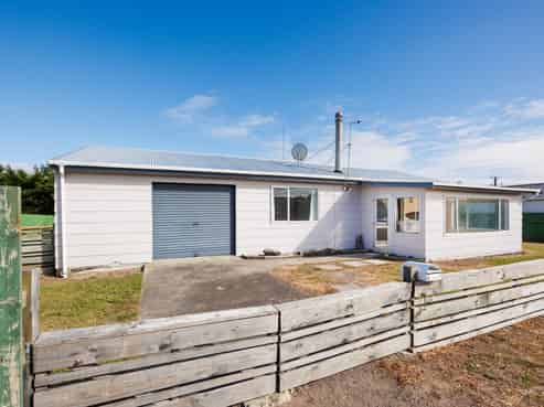 4 Te Awa Street, Foxton Beach
