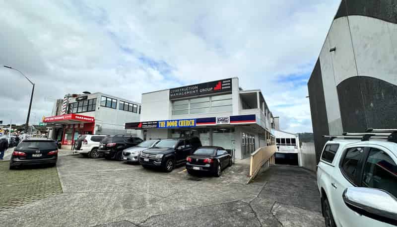 176 West Coast Road, Glen Eden