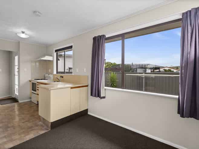 5 Warwick Crescent, Taradale