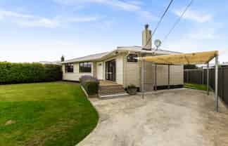 5 Warwick Crescent, Taradale