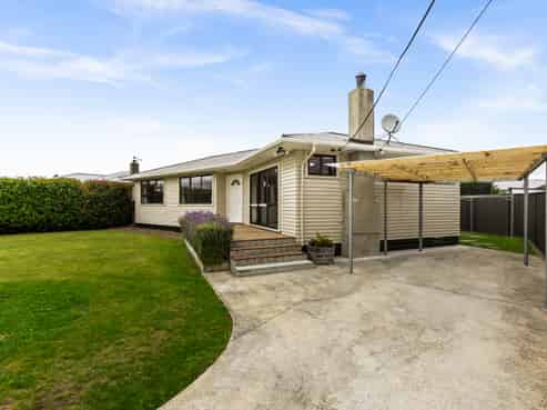 5 Warwick Crescent, Taradale