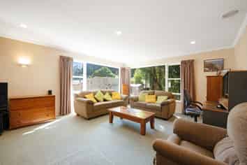 132 Pinehaven Road, Pinehaven