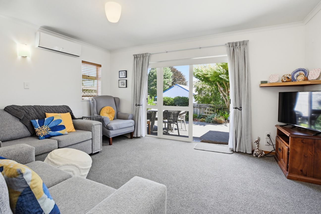 Private and Perfect - Vista 5